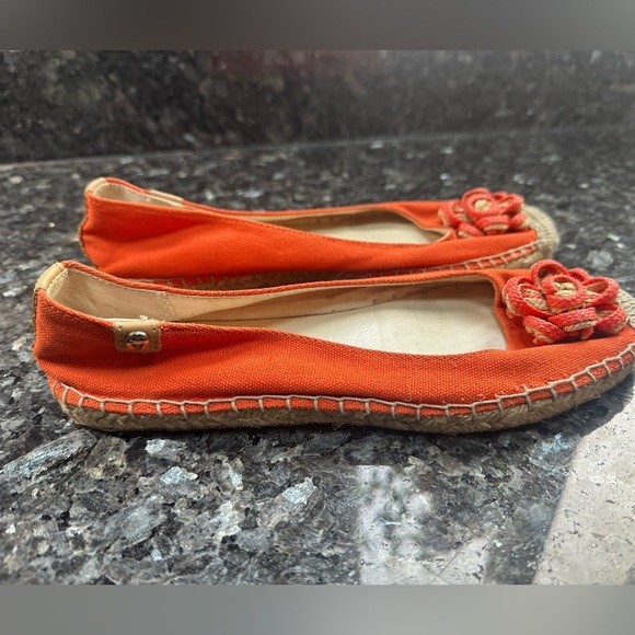 Etienne Aigner Orange Espadrille Flats with Floral Detail Leather Upper Size 6 - Picture 2 of 9